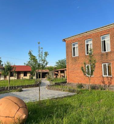 Sairme Chalet De Esquí | Villa Obcha - Whispering Vines Guesthouse