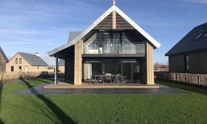 Tholen Casa | Villa Oesterdam Deluxe | Sleeps 8