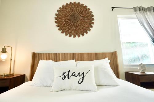 Crescent Beach Apartamento | Villa Olivō -2BR Modern Luxury-River & Ocean Access