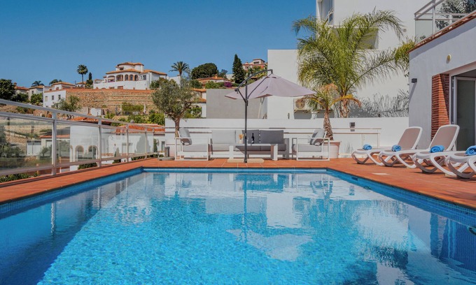 Salobreña Villa | Villa Oliva con piscina climatizada