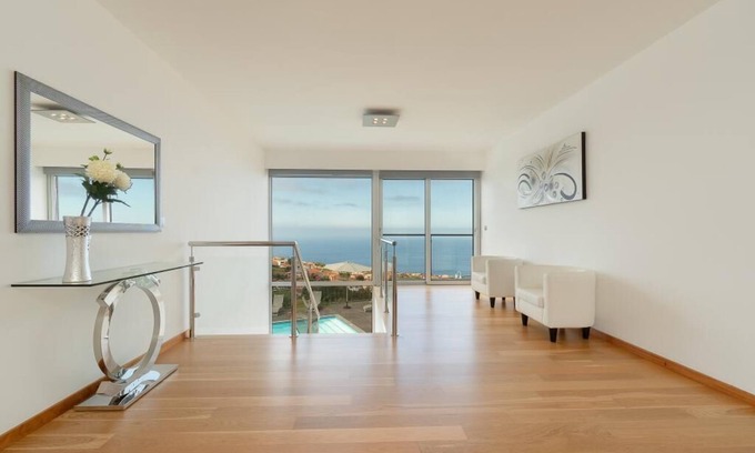 Arco da Calheta Villa | Villa Panoramica II, 4 dormitorios villa de lujo con piscina climatizada y