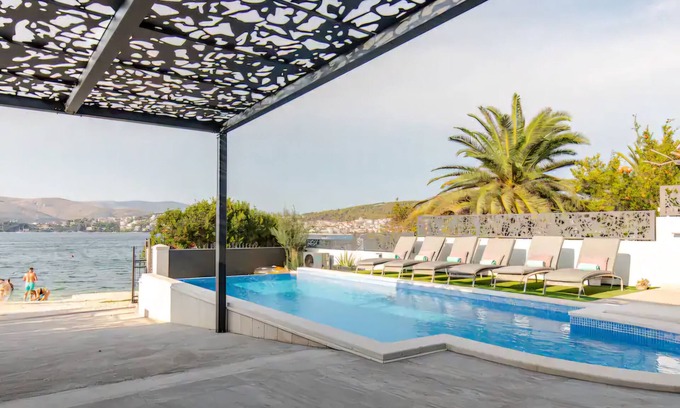 Okrug Villa | Villa Palace Al Nera Luxurius at sea With 2 Swimming Pools Saunas