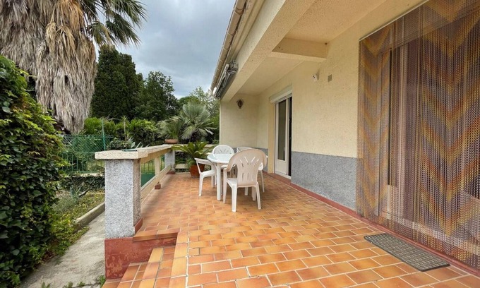 Palau-del-Vidre Casa | Casa Palau-del-Vidre, 4 dormitorios, 8 personas