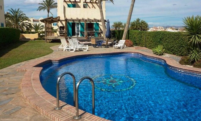 Palomares Casa | Villa Palomares on the beachfront right on the beach