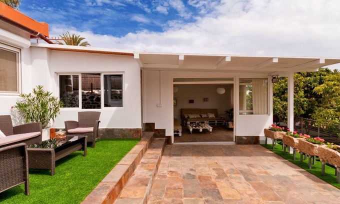 Ingenio Casa | Villa Parralito Ingenio by Interhome