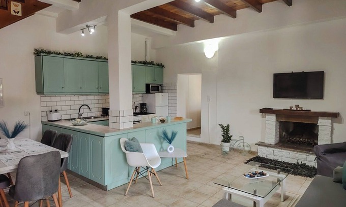 Peroulion Casa | Villa Parselina – Tranquil Retreat with Sea & Mountain Views in North Corfu