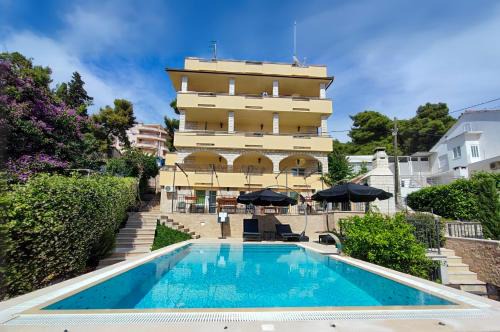 Trogir Apartamento | Villa Penava, private beach, pool and 7min to Trogir