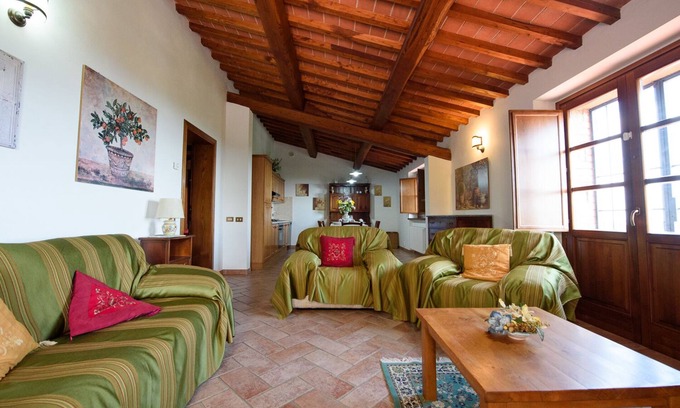 Lisciano Niccone Villa | Villa Perugini, 5 bedrooms split in 3 flats, Trasimeno lake view, private pool