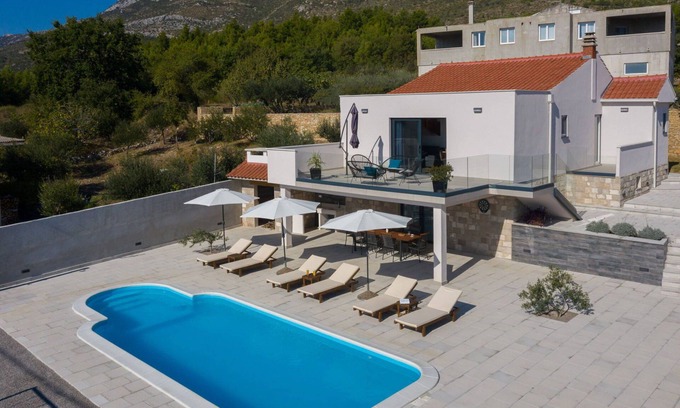 Kastel Sucurac Villa | Villa Petra Divine with Pool
