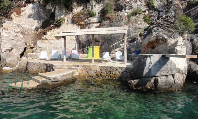 Gruda Villa | Villa Petrosa es una mezcla perfecta de pasado y presente.