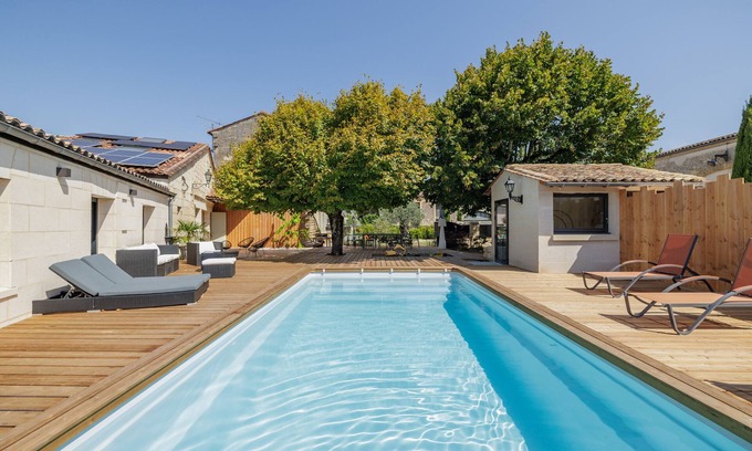 Montagne Villa | Villa 'Piscine Balnéo Saint Emilion' con piscina privada, Wi-Fi y aire acondicionado