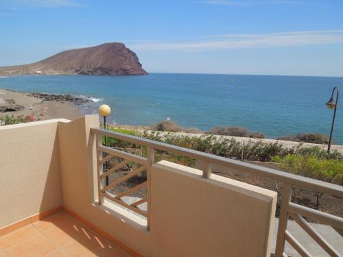 Granadilla de Abona Apartamento | Villa Playa Tejita directly at the sea + beach, 2 pools, sea view, SAT-TV, Wifi