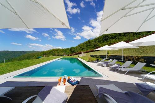 Zignago Casa | Villa Podere Gaia 16 Pax by VILLASRETREATS
