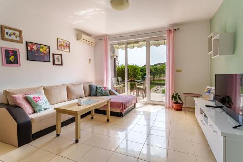 Osenovo Casa | Villa Poesia, Harmony Hills Residence