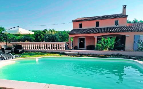Regusse Casa | Villa près des remparts