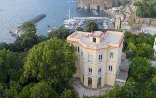 Sant'Agnello Apartamento | Villa Preziosa al Pizzo 3 km da Sorrento