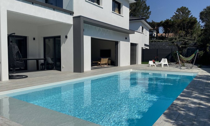 Anglet Villa | Villa + private heated pool in Chiberta, walking distance to the beach, Golf, Surf, Thalasso