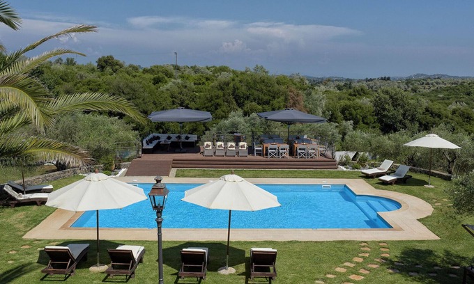 Vassilatika Villa | Villa Privilege con cancha de tenis y piscina climatizada interior y exterior (para 8 personas)