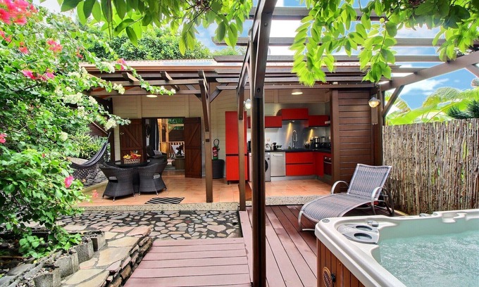Vieux-Habitants Casa | Ptite Anse-Bungalow-Villa-Habitación con desagüe-Vista al Jardín