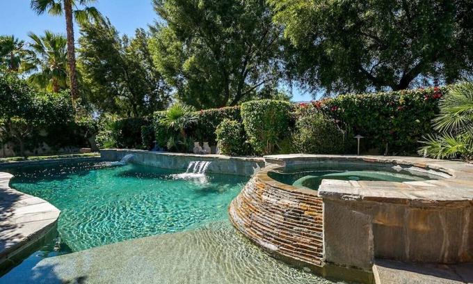 La Quinta Casa | Retiro del desierto de 3 camas con piscina privada de agua salada, bañera de hidromasaje, pozo de fuego y vistas al monte