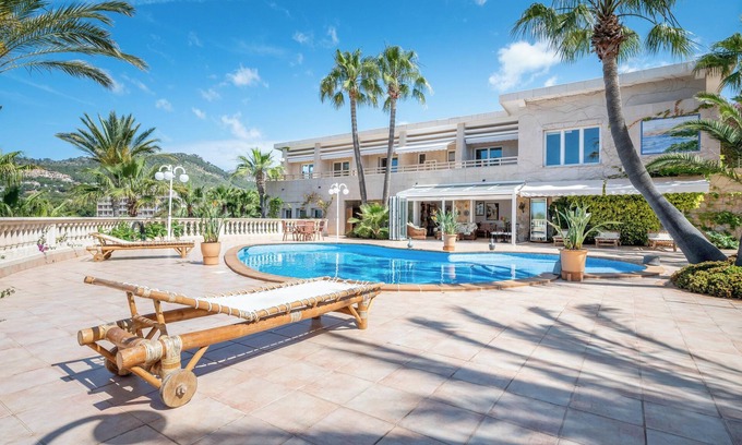 Peguera Villa | Villa "Quesada" cerca de la playa con piscina, jardín y Wi-Fi