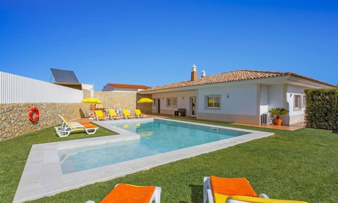 Vale de Carro Villa | Villa Quinta dos Abacates by Villa Plus