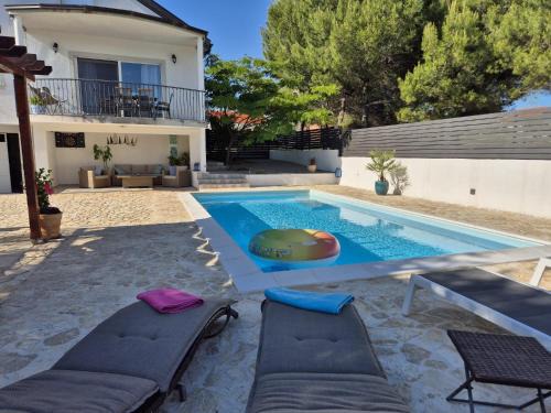Sibenik Villa | Villa R&B heated pool