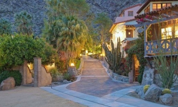 Historic Tennis Club Villa | Villa Raindrop