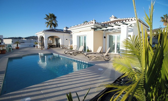 Torrox Costa Villa | Villa 'Rd01 Atalaya' con Vistas al Mar, Wifi y Aire Acondicionado
