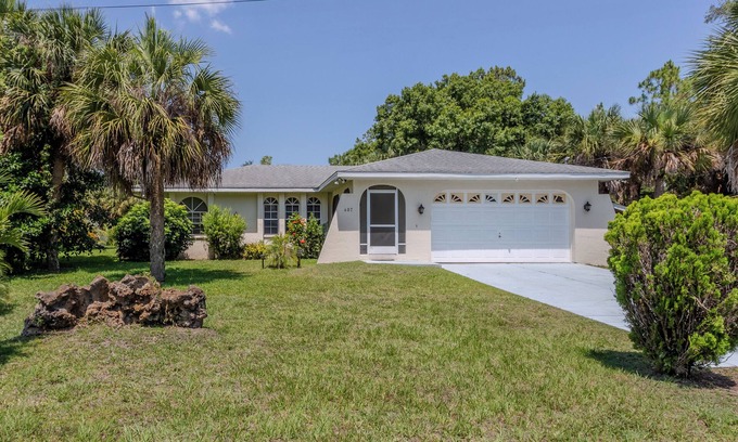 Lehigh Acres Casa | Villa Rebecca, the ideal tranquil spot for discovering the beauty of SW Florida.