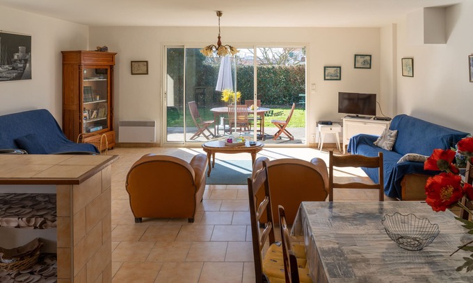 Saint-Denis-d'Oleron Villa | Cómoda villa de alquiler para 8 personas con jardín, 380 m mar