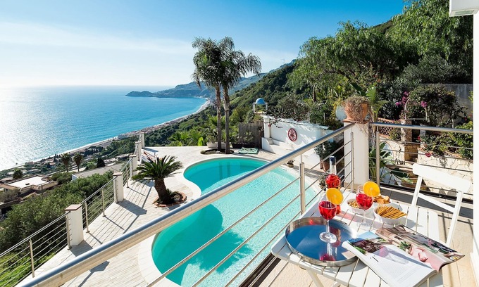 Letojanni Villa | Villa de alquiler en Sicilia, Taormina Chalet de vacaciones, chalet en alquiler en Sicilia