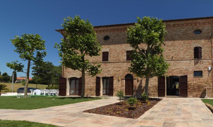 Ripe Cama Y Desayuno | villa Resort Tre Castelli