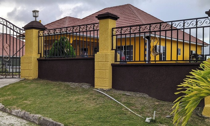 Tower Isle Casa | Villa Retreat (Casa de vacaciones de nueva construcción en las colinas de St. Mary, Jamaica