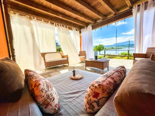 Manerba del Garda Villa | Villa Riflessi - Manerba del Garda - by tourquoisevea