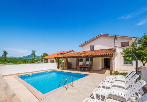 Ripenda Verbanci Casa | Villa Ripenda, a private Istrian haven with a pool