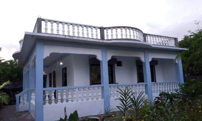 San Jose Casa | Villa Rivero is a beach front house 50 feet away from the beach.