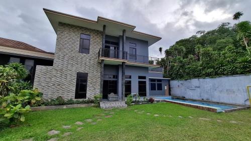 Cisarua Villa | Villa Rizqia