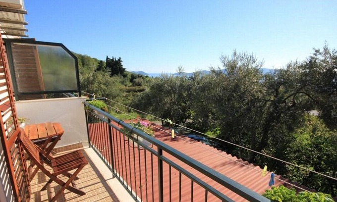 Brsecine Apartamento | Villa Ro - Ela - Estudio con balcón y vistas al mar - A2