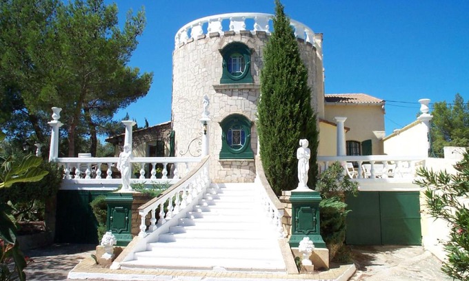 Beaucaire Villa | Villa Romantique