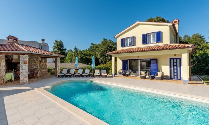 Boljevici Villa | Villa Rose near Labin - Rabac for 4 people with playground and private pool