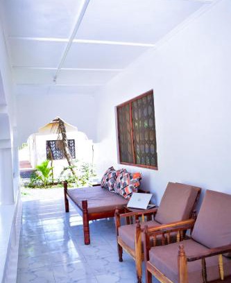 Kilifi Apartamento | Villa's - Beach 2 km, Wifi, SmartTV, Parking - by Mango Tree Cottages Kilifi