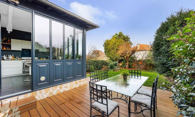 Le Chesnay Villa | Villa St Antoine - Les Demoiselles à Versailles