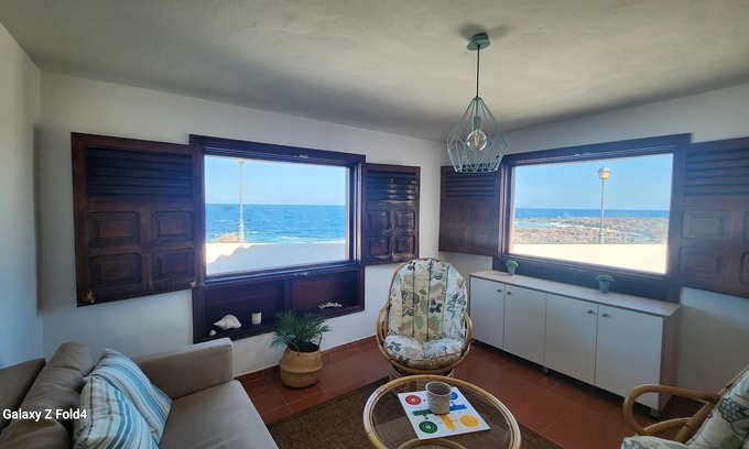 Caleta de Fuste Villa | Villa Salada on the Ocean Shore