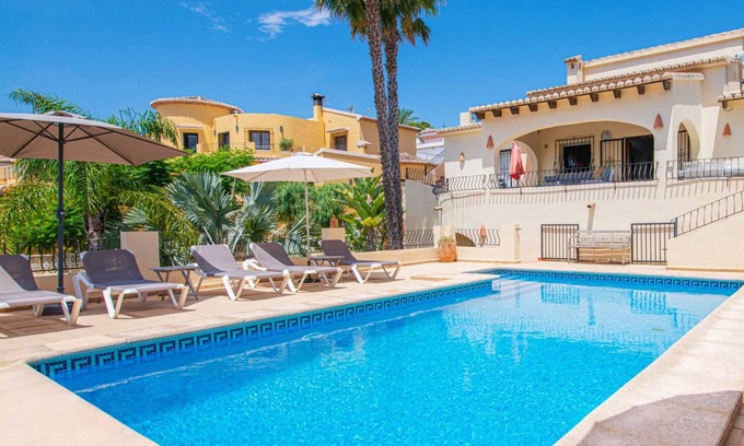 Pinar del Advocat Villa | Villa Safran Relájate en una casa con piscina
