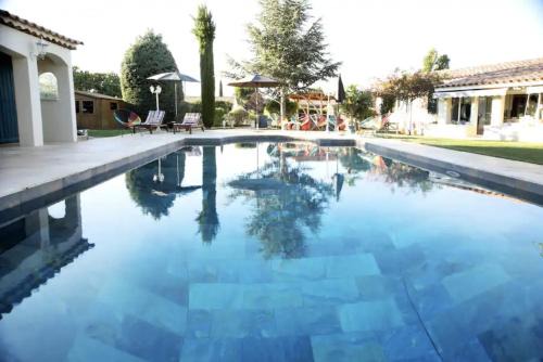 Nans-les-Pins Villa | VILLA SAINTE BAUME Piscine Jacuzzi tout confort