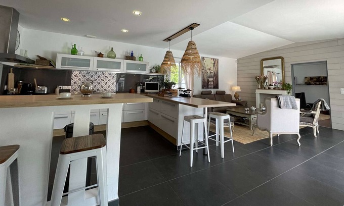 Saint-Vincent-la-Chatre Casa | Casa Sainte-Soulle, 4 dormitorios, 8 personas