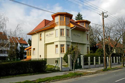 Sopron Cama Y Desayuno | Villa Sakura Panzió