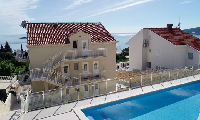 Plat Apartamento | Villa Samba - Studio Apartment with Balcony and Sea View