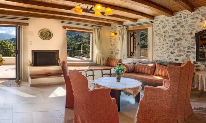 Amarion Villa | Villa Samitos: elegancia y tradición en Creta por descubrir